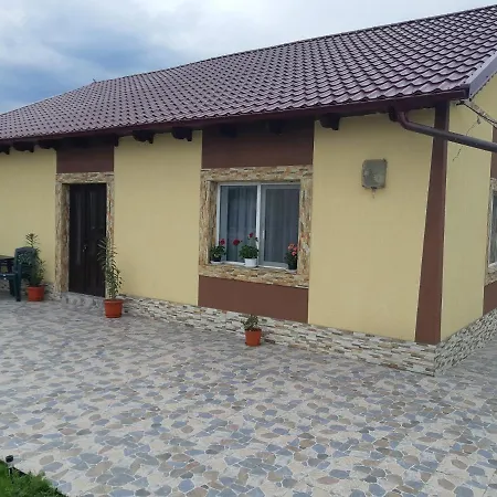 בית נופש Casa Ioni *